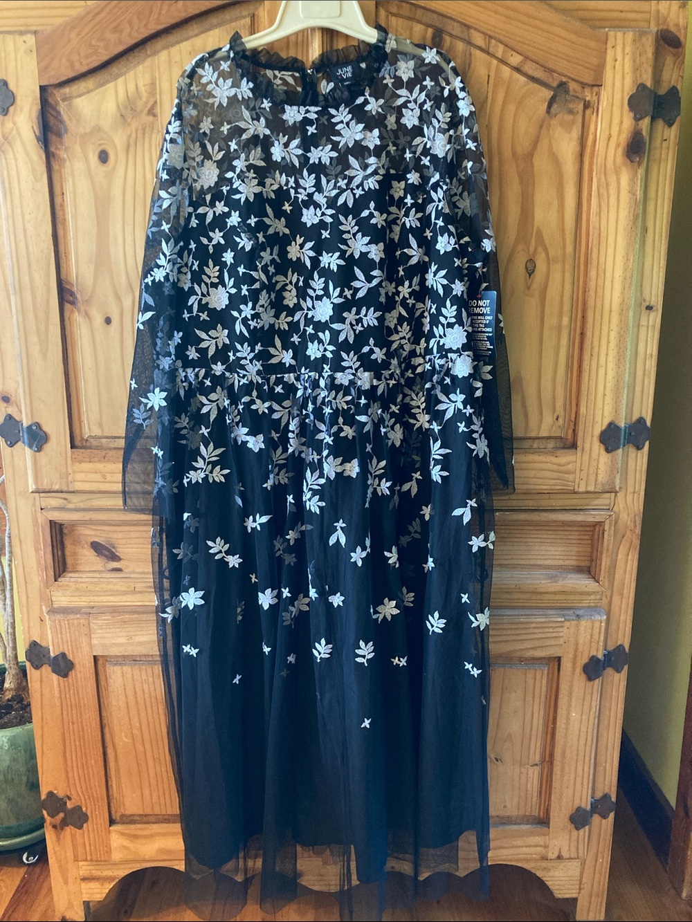 June + Vie black white lace long sleeve maxi dress size 1X (22/24) - NWT